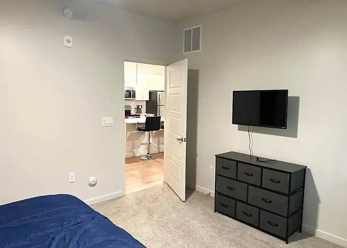 Westgate, Stadium Stunning First Floor 2bed 2bath Apartment